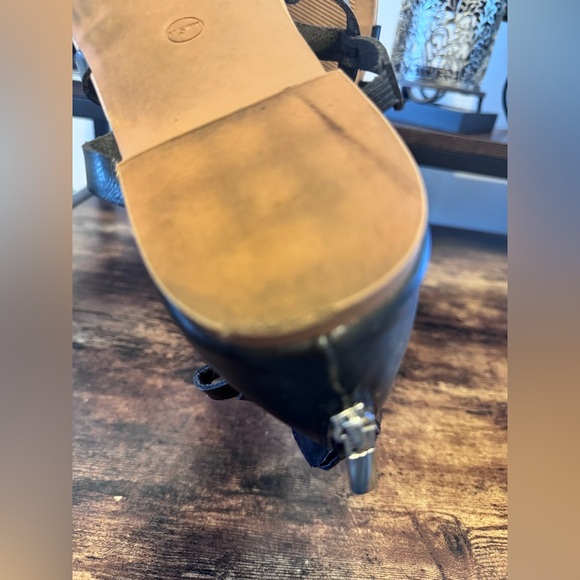 Torrid black gladiator style sandal Size 11.5ww - Picture 3 of 11